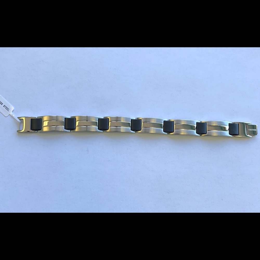 Triton Stainless Steel & Rubber 8.5” Bracelet.